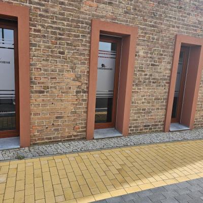 07 Beklebung Tresen Fenster 05